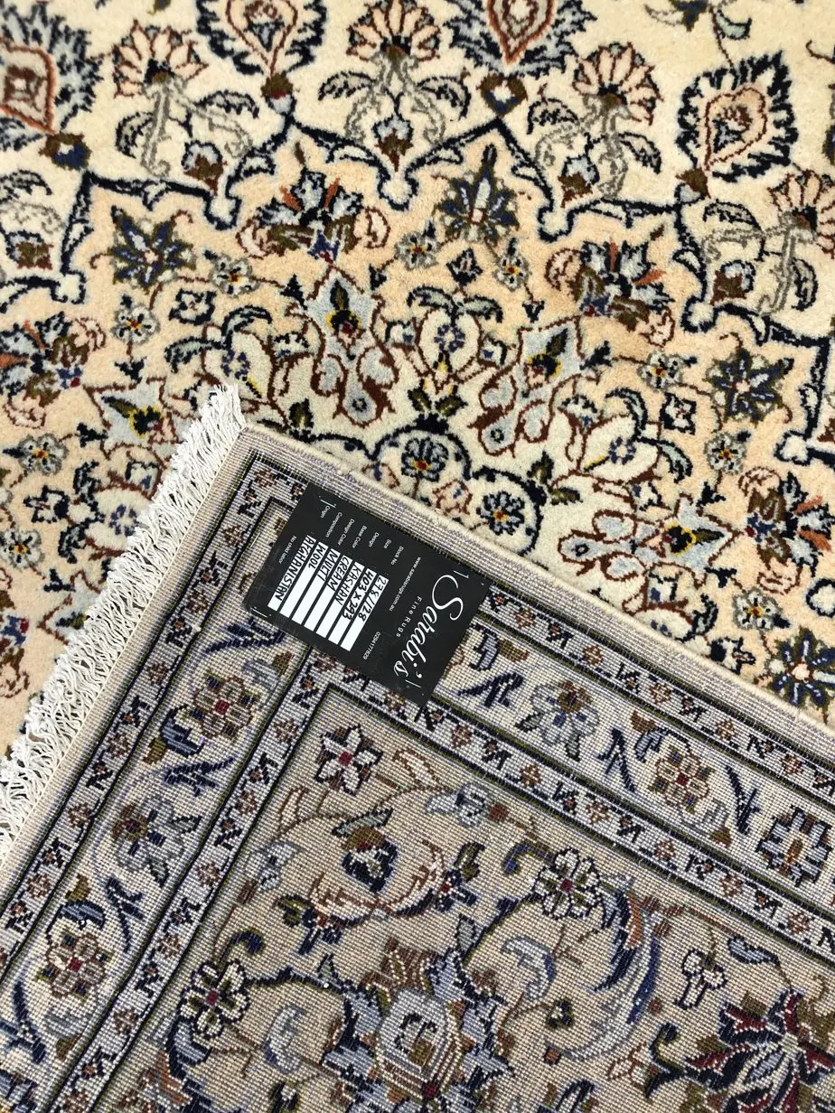 Traditional Persian Kashan Rug