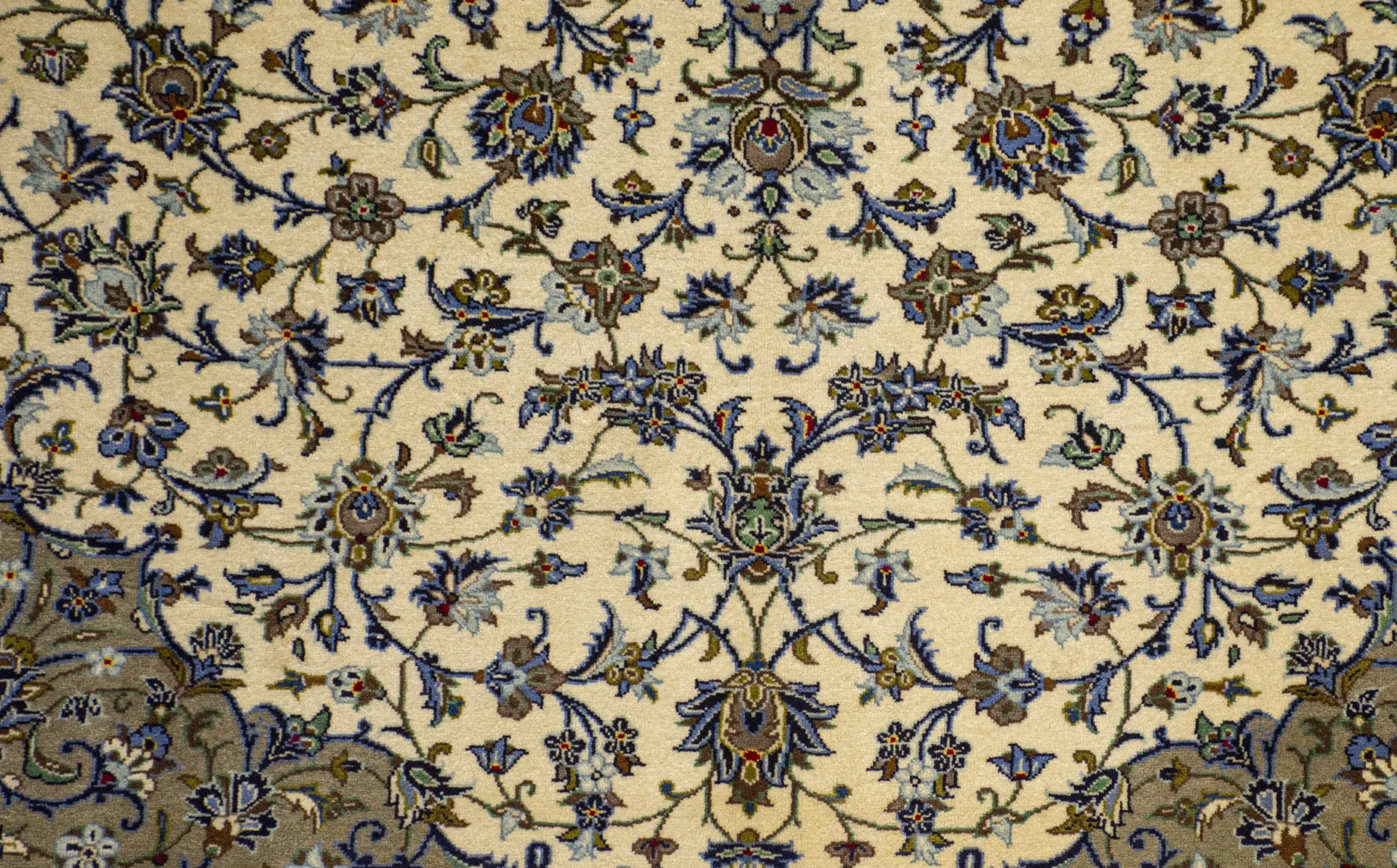 Persian Kashan Rug 361 x 260 cm