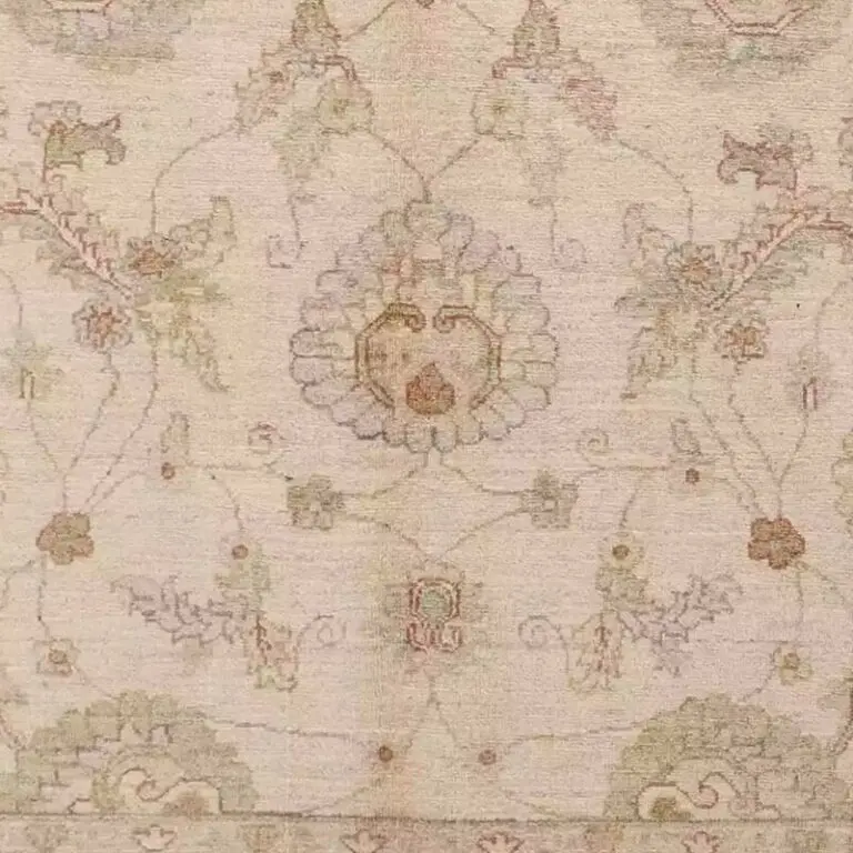 Gazney Rug 204 x 150, beige floral gazney rug, close-up detail 3