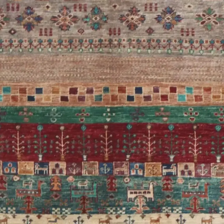 Gabbeh Rug 200 x 157, beige gabbeh rug, close-up detail 1