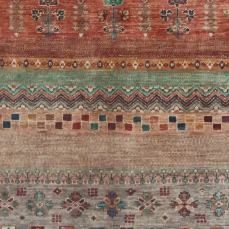 Gabbeh Rug 200 x 157, beige gabbeh rug, close-up detail 3
