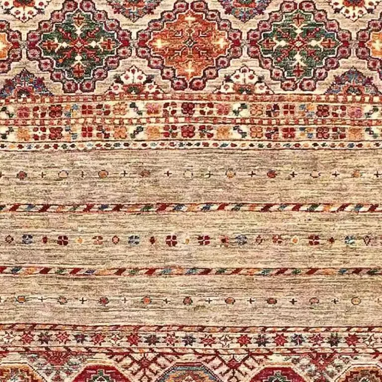 Khorjin Rug 208 x 150, beige khorjin rug, close-up detail 1