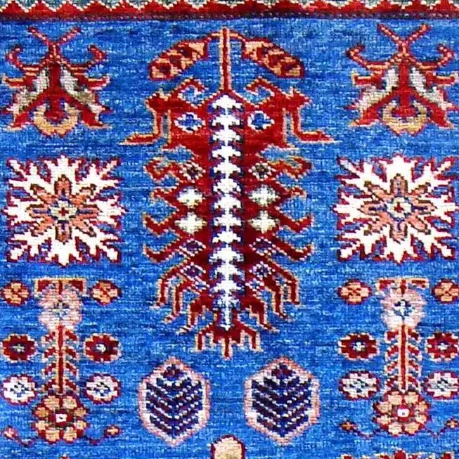 Super Kazak Rug - 118 x 82, blue white border kazak rug, close-up detail 1