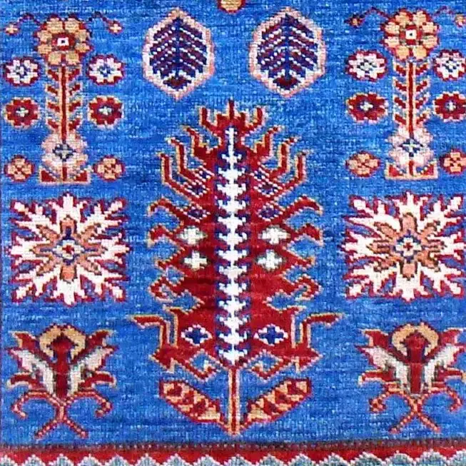 Super Kazak Rug - 118 x 82, blue white border kazak rug, close-up detail 3