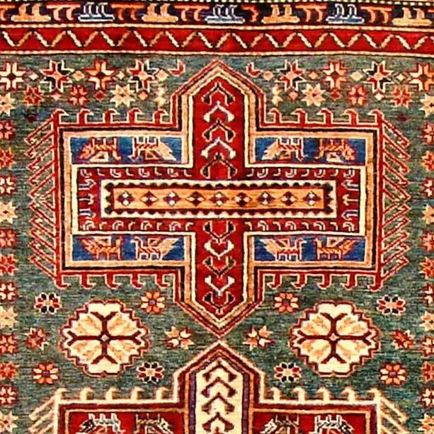Super Kazak Rug - 210 x 148, cream border kazak rug, close-up detail 1