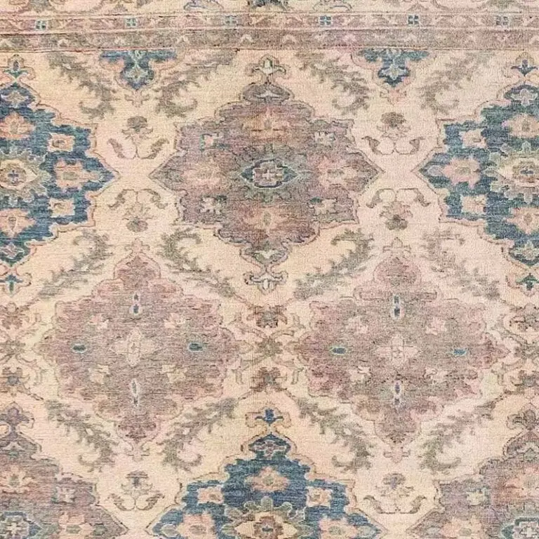 Farahan Rug - 298 x 252, cream farahan afghan rug, close-up detail 1
