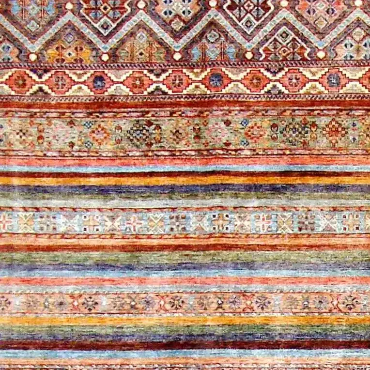 Khurjeen Rug - 291 x 205, cream floral khurjeen rug, close-up detail 1