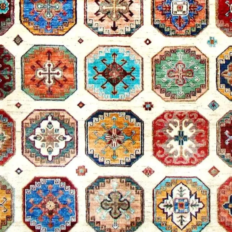 Vaziri Rug - 296 x 207, cream geometric vaziri rug, close-up detail 3