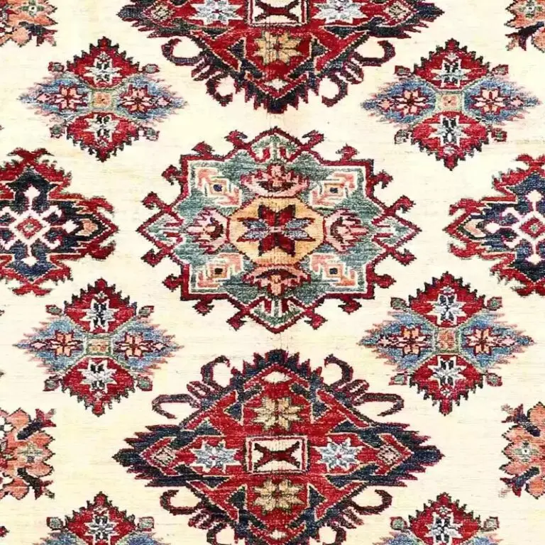 Super Kazak Rug 181 x 135, cream kazak rug, close-up detail 2