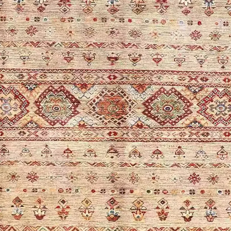 Khorjin Rug - 256 x 176, cream khorjin rug, close-up detail 2