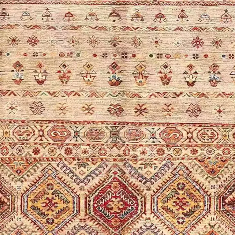 Khorjin Rug - 256 x 176, cream khorjin rug, close-up detail 3