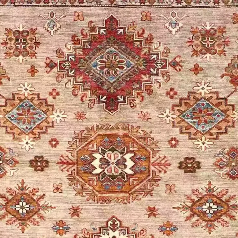 Super Kazak Rug - 235 x 166, cream medallion kazak rug, close-up detail 1