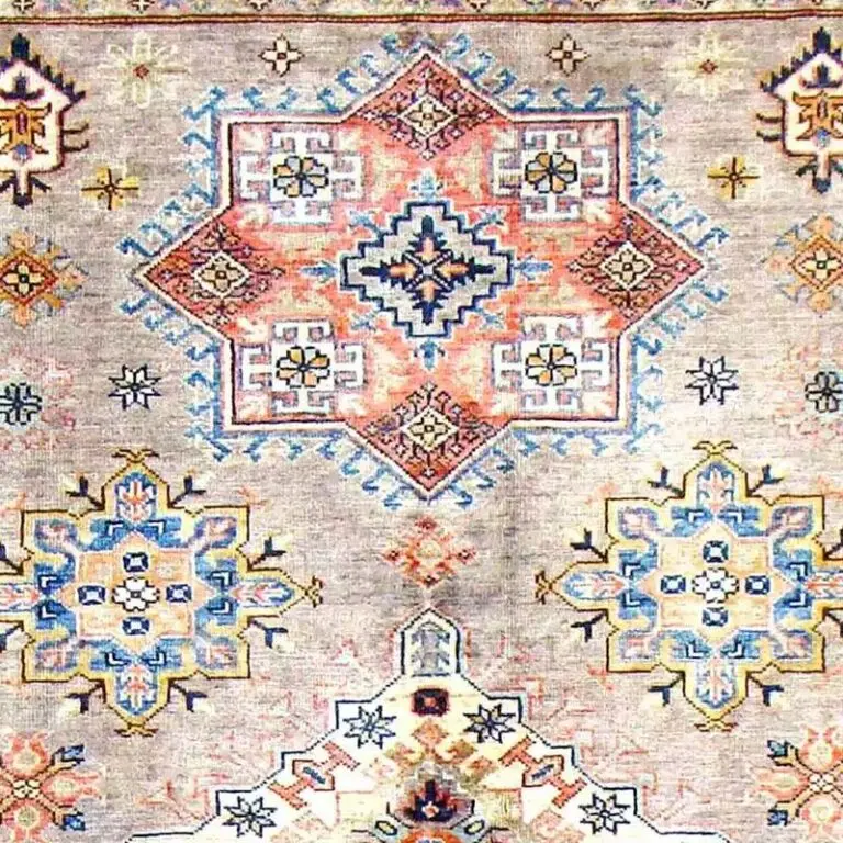 Super Kazak Rug - 208 x 148, cream sarasar kazak rug, close-up detail 1