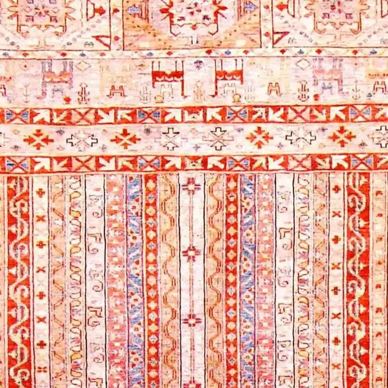 Kalgohar Rug - 296 x 199, cream tribal kalgohar rug, close-up detail 1