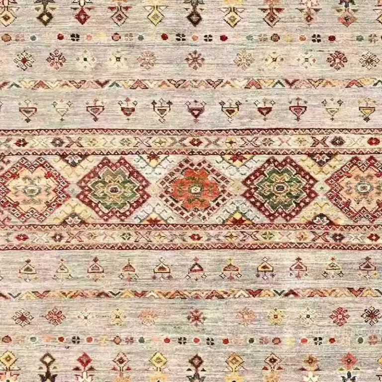 Khorjin Rug 259 x 176, cream tribal khorjin rug, close-up detail 2