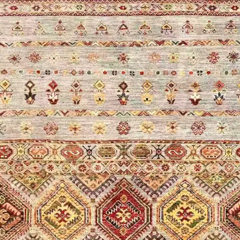 Khorjin Rug 259 x 176, cream tribal khorjin rug, close-up detail 3