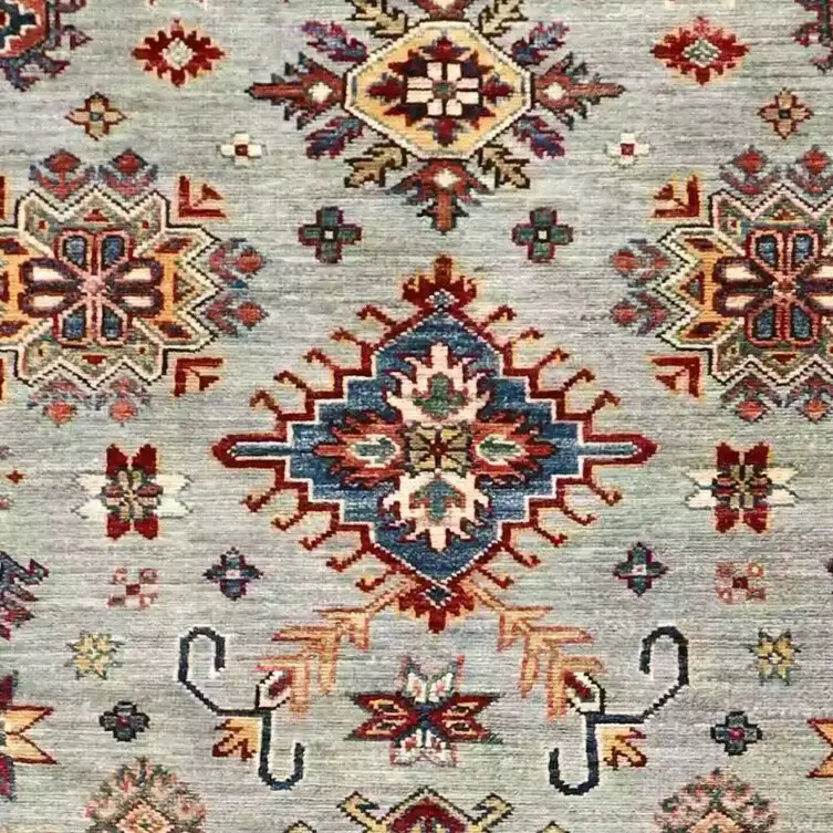 Super Kazak Rug - 196 x 123, grey kazak rug, close-up detail 1