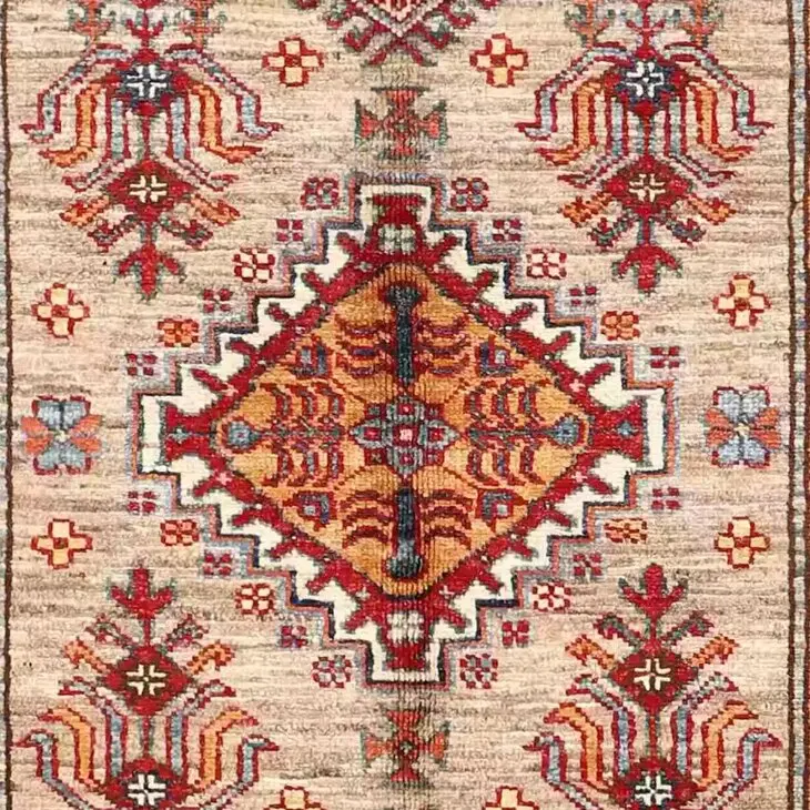 Super Kazak Rug 166 x 101, grey medallion kazak rug, close-up detail 2