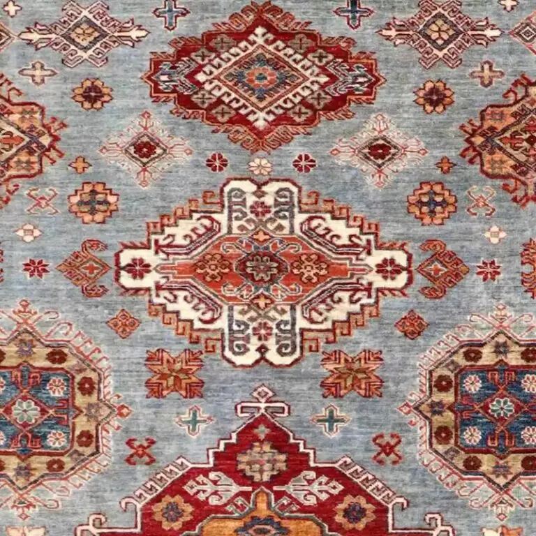 Super Kazak Rug - 282 x 201, grey super kazak rug, close-up detail 1