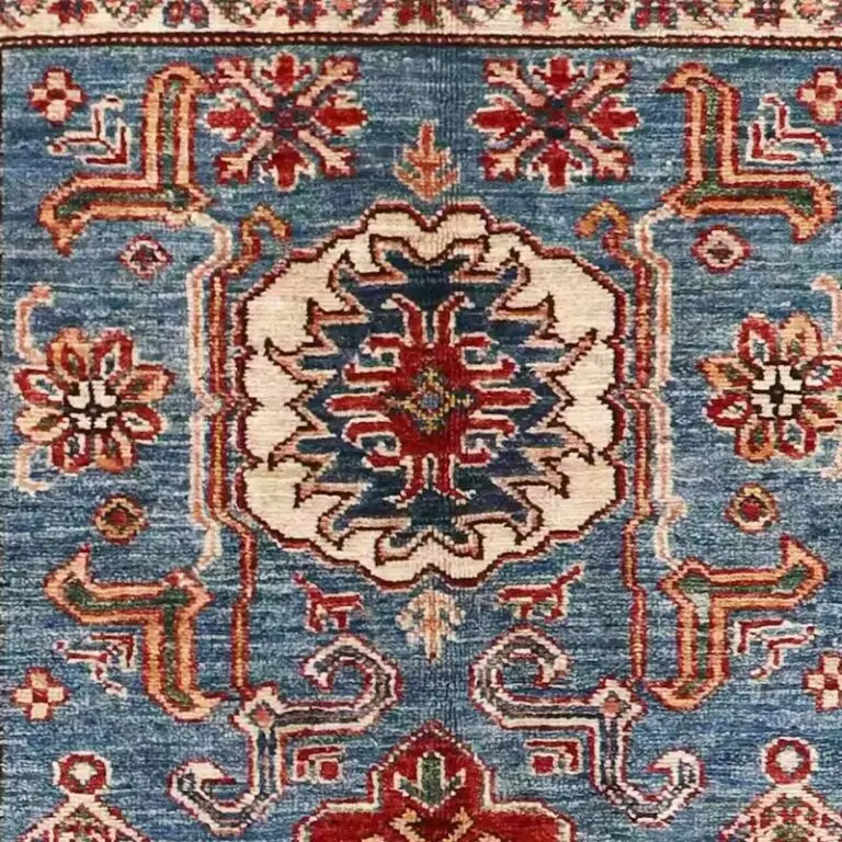Super Kazak Rug 144 x 96, light blue sarasar kazak rug, close-up detail 1