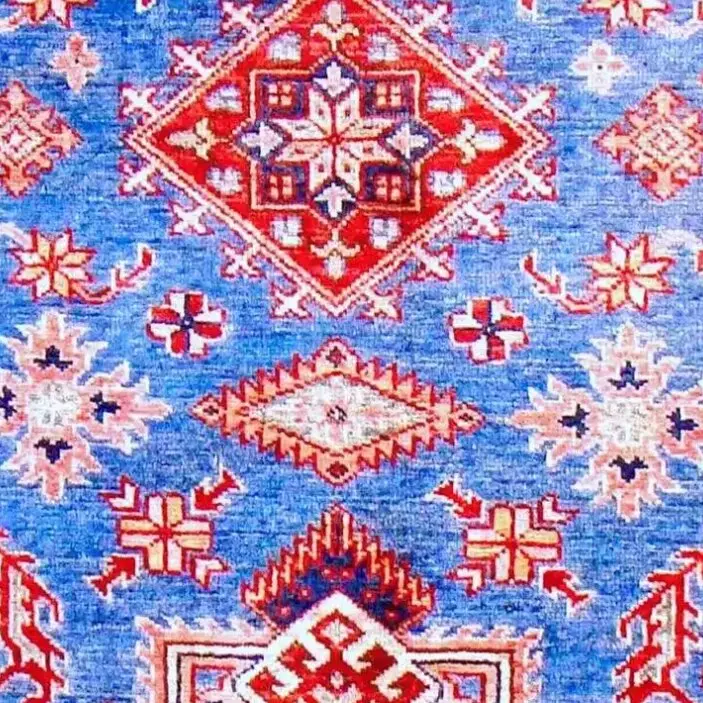 Super Kazak Rug 141 x 106, light blue super kazak rug, close-up detail 1