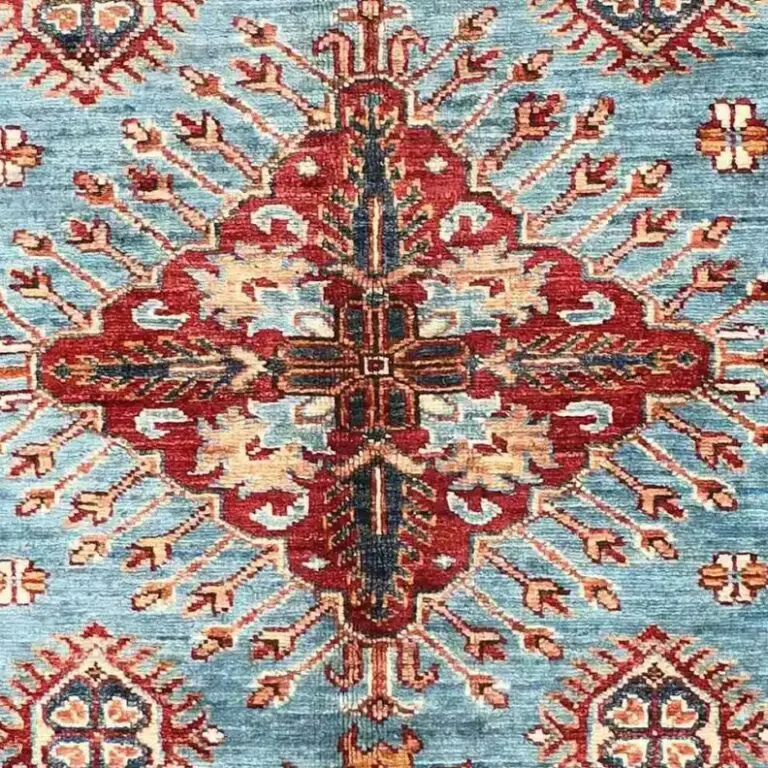 Super Kazak Rug 150 x 99, medallion kazak rug, close-up detail 2