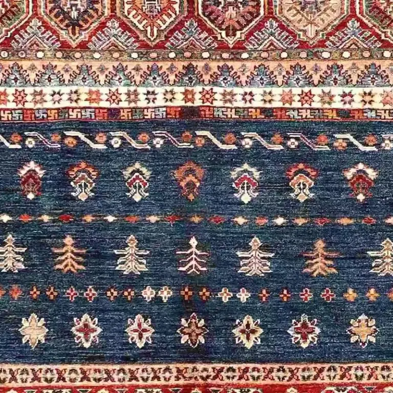 Khorjin Rug 251 x 174, navy blue khorjin rug, close-up detail 1
