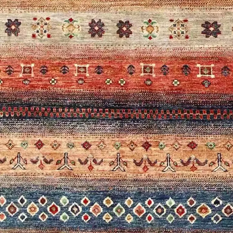 Gabbeh Rug 228 x 148, red and cream gabbeh rug, close-up detail 1