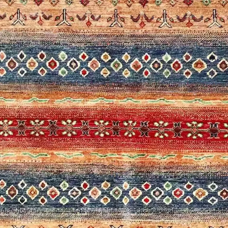 Gabbeh Rug 228 x 148, red and cream gabbeh rug, close-up detail 2