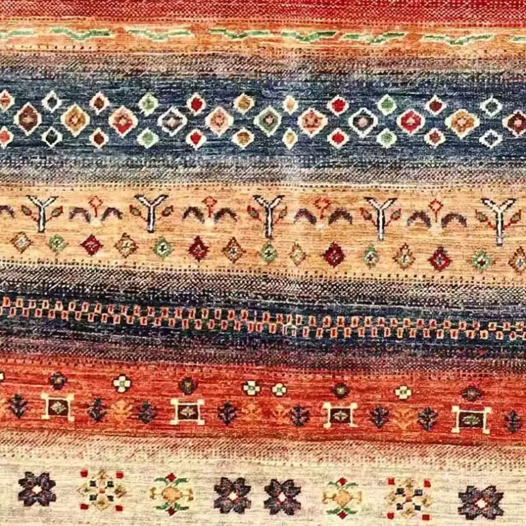 Gabbeh Rug 228 x 148, red and cream gabbeh rug, close-up detail 3