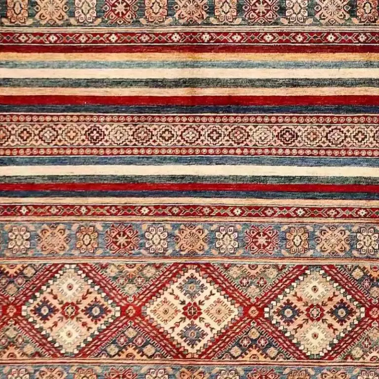 Khorjin Rug - 295 x 244, red floral khorjin rug, close-up detail 3