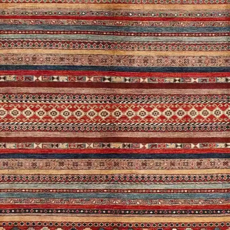 Khorjin Rug - 296 x 255, red khorjin lamb wool rug, close-up detail 2
