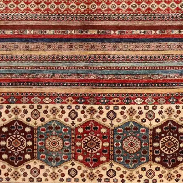 Khorjin Rug - 296 x 255, red khorjin lamb wool rug, close-up detail 3