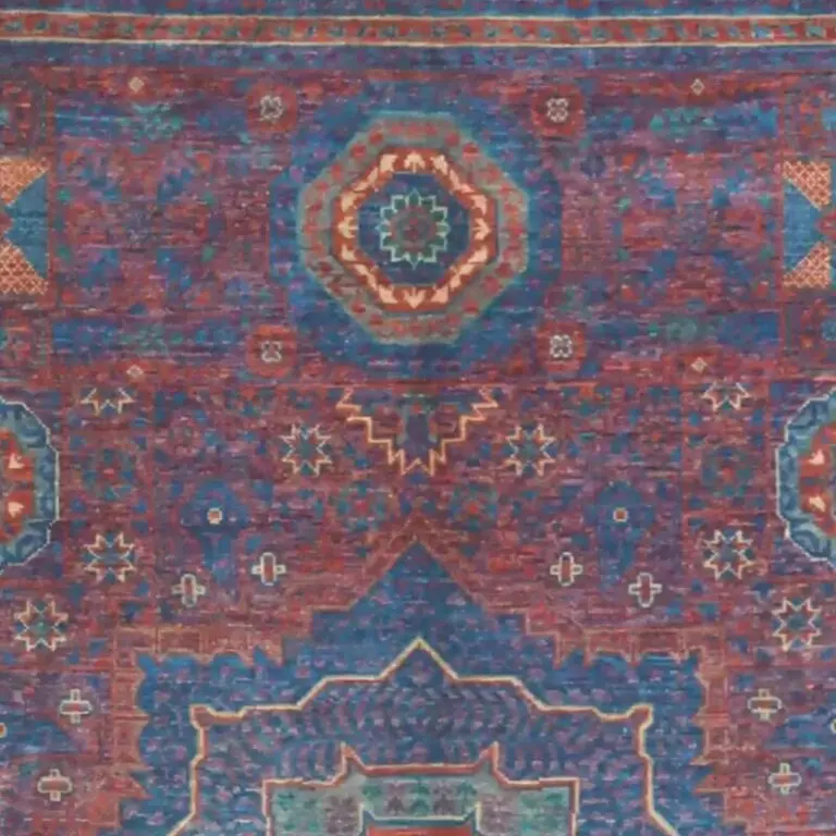 Mamluk Rug 196 x 150, red medallion mamluk rug, close-up detail 1