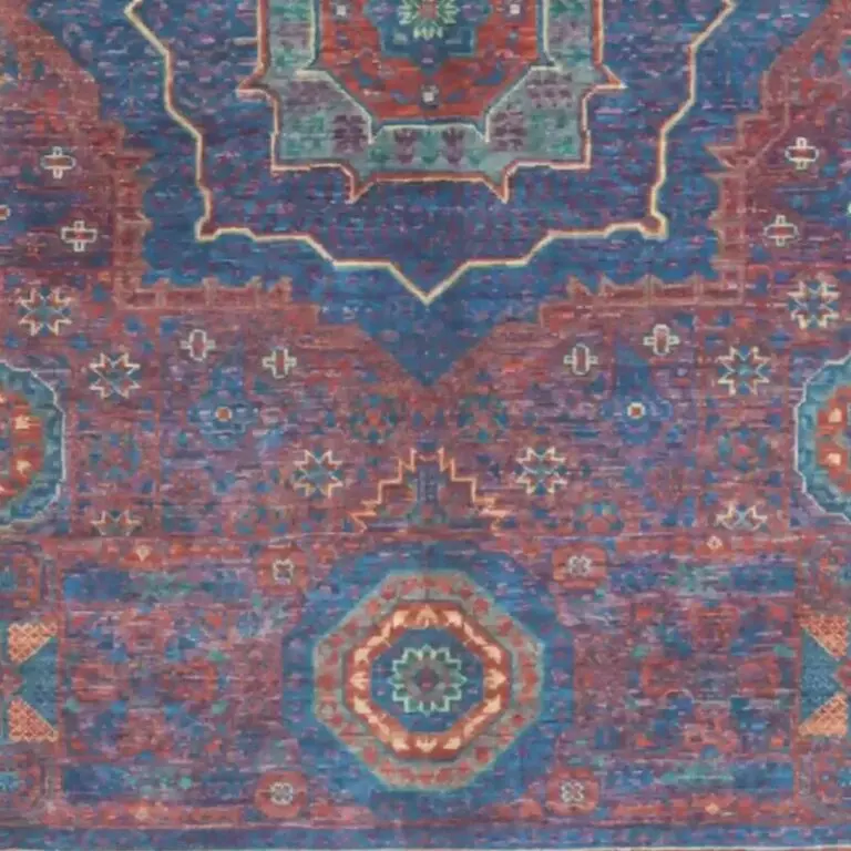 Mamluk Rug 196 x 150, red medallion mamluk rug, close-up detail 3