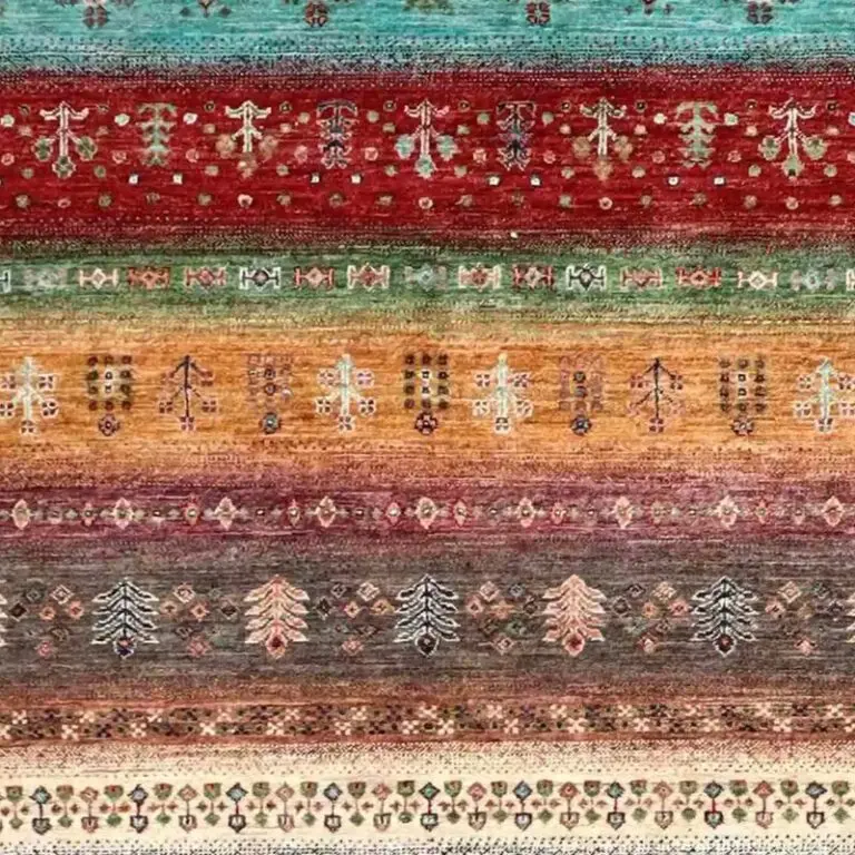 Gabbeh Rug - 304 x 208, red modern gabbeh rug, close-up detail 1