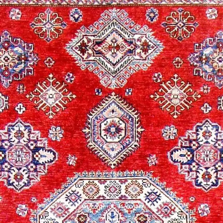 Super Kazak Rug - 194 x 253, red sarasar kazak rug, close-up detail 1