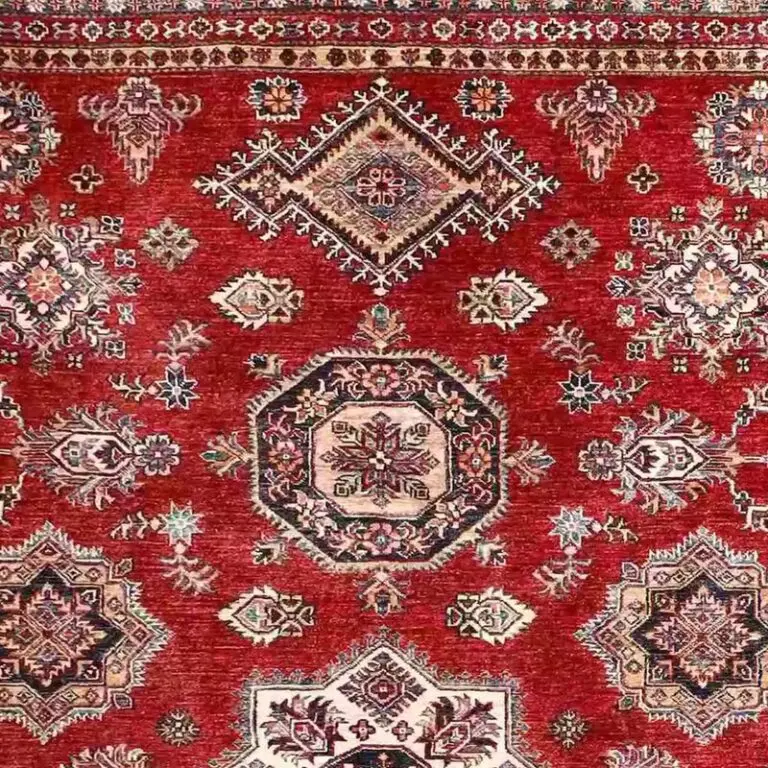 Super Kazak Rug - 318 x 243, red sarasar kazak rug, close-up detail 1