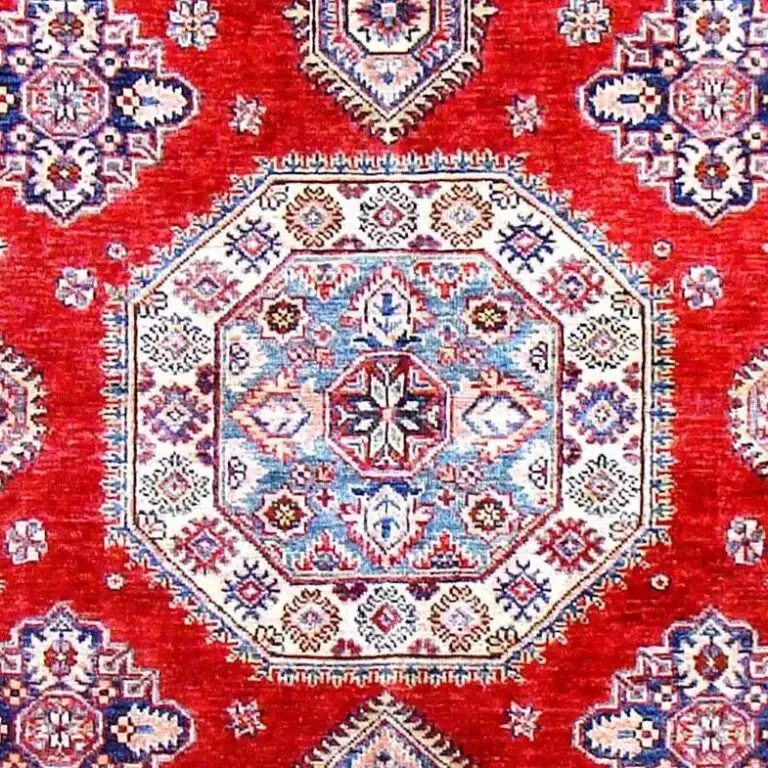 Super Kazak Rug - 194 x 253, red sarasar kazak rug, close-up detail 2