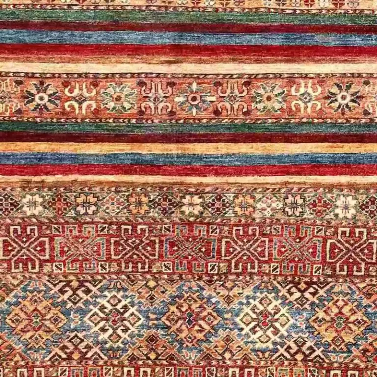 Khorjin Rug 242 x 175, red sarasar khorjin rug, close-up detail 3