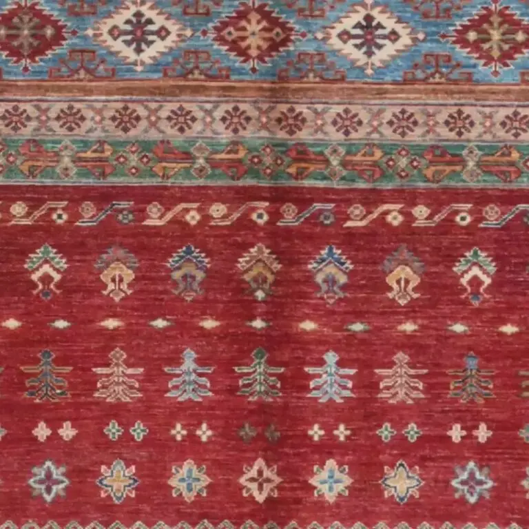 Khorjin Rug 203 x 159, red striped khorjin rug, close-up detail 1
