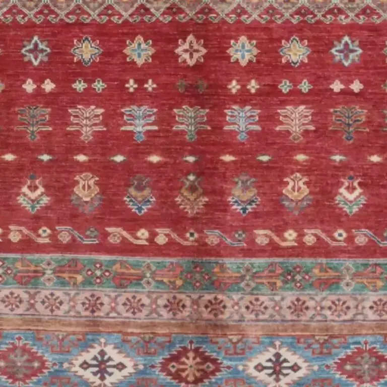 Khorjin Rug 203 x 159, red striped khorjin rug, close-up detail 3