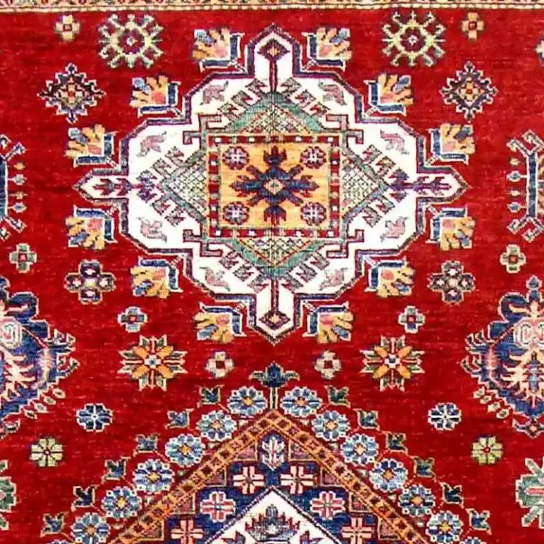Super Kazak Rug - 250 x 148, red super kazak rug, close-up detail 1