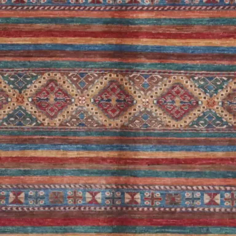 Khorjin Rug 195 x 153, reddish striped khorjin rug, close-up detail 2