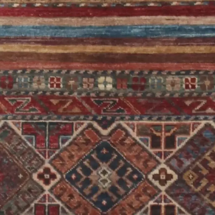 Khorjin Rug 125 x 84, reddish tribal khorjin rug, close-up detail 3