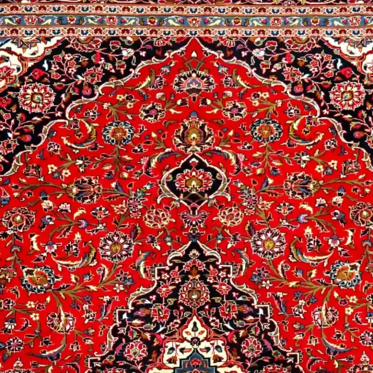 Traditional Red Kashan Rug, Double Hand Knotted, Lamb Handspun Wool, Iran (408 x 294)cm, traditional red kashan rug, close-up detail 1