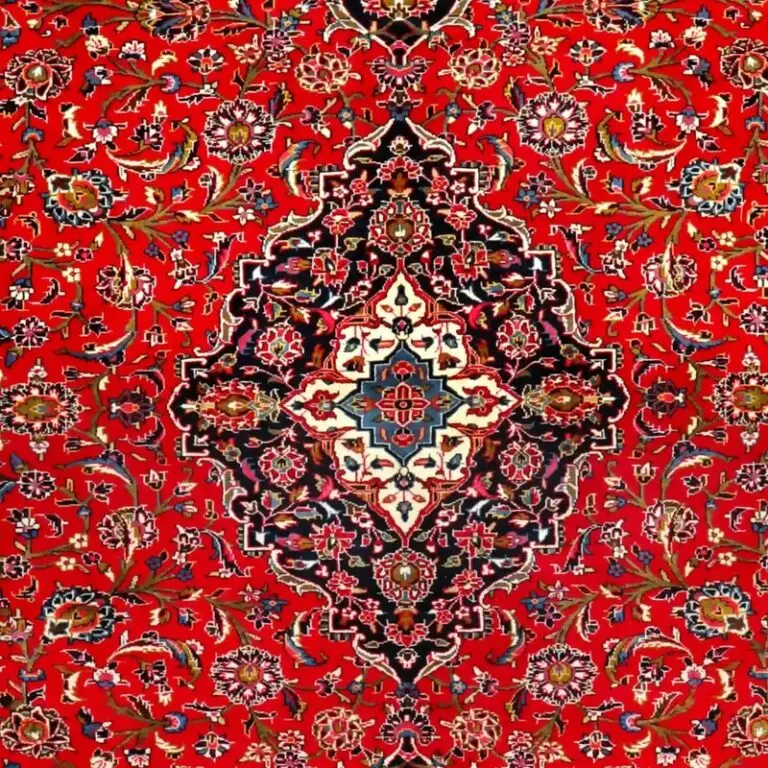 Traditional Red Kashan Rug, Double Hand Knotted, Lamb Handspun Wool, Iran (408 x 294)cm, traditional red kashan rug, close-up detail 2