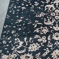 Midnight Water Fall Transitional Rug Weg Die India (204×147)cm, indigo floral rug, close-up detail 1