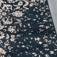 Midnight Water Fall Transitional Rug Weg Die India (204×147)cm, indigo floral rug, close-up detail 3