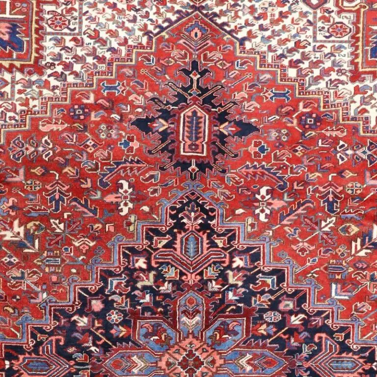 Persian Heriz Rug, persian heriz wool rug, close-up detail 1
